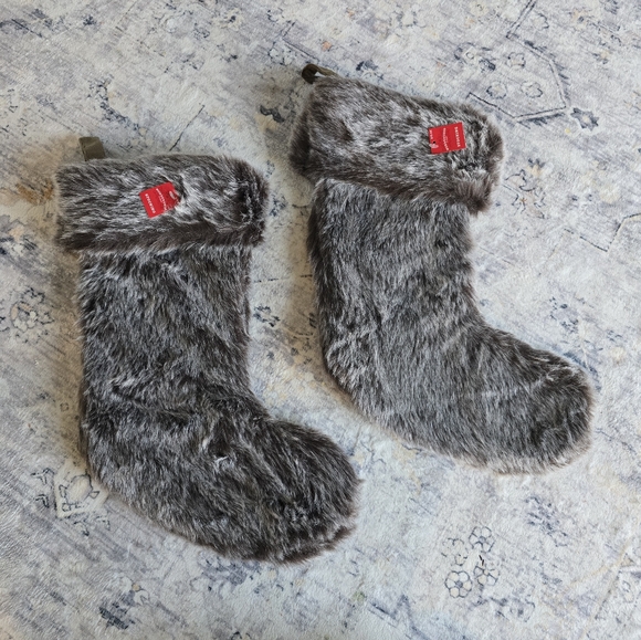 🆕 Set of 2! 18"-20" Dark Brown Gray Faux Fur Christmas Holiday Stockings Furry - Picture 3 of 10